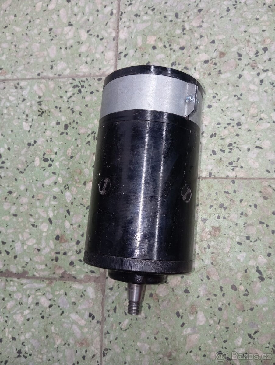 Dinamo Zetor 25 - 4
