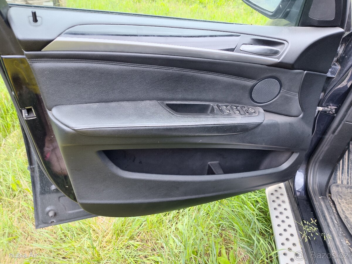 BMW e70 x5 výplň dveří Černá kůže 4.ks komplet - 4