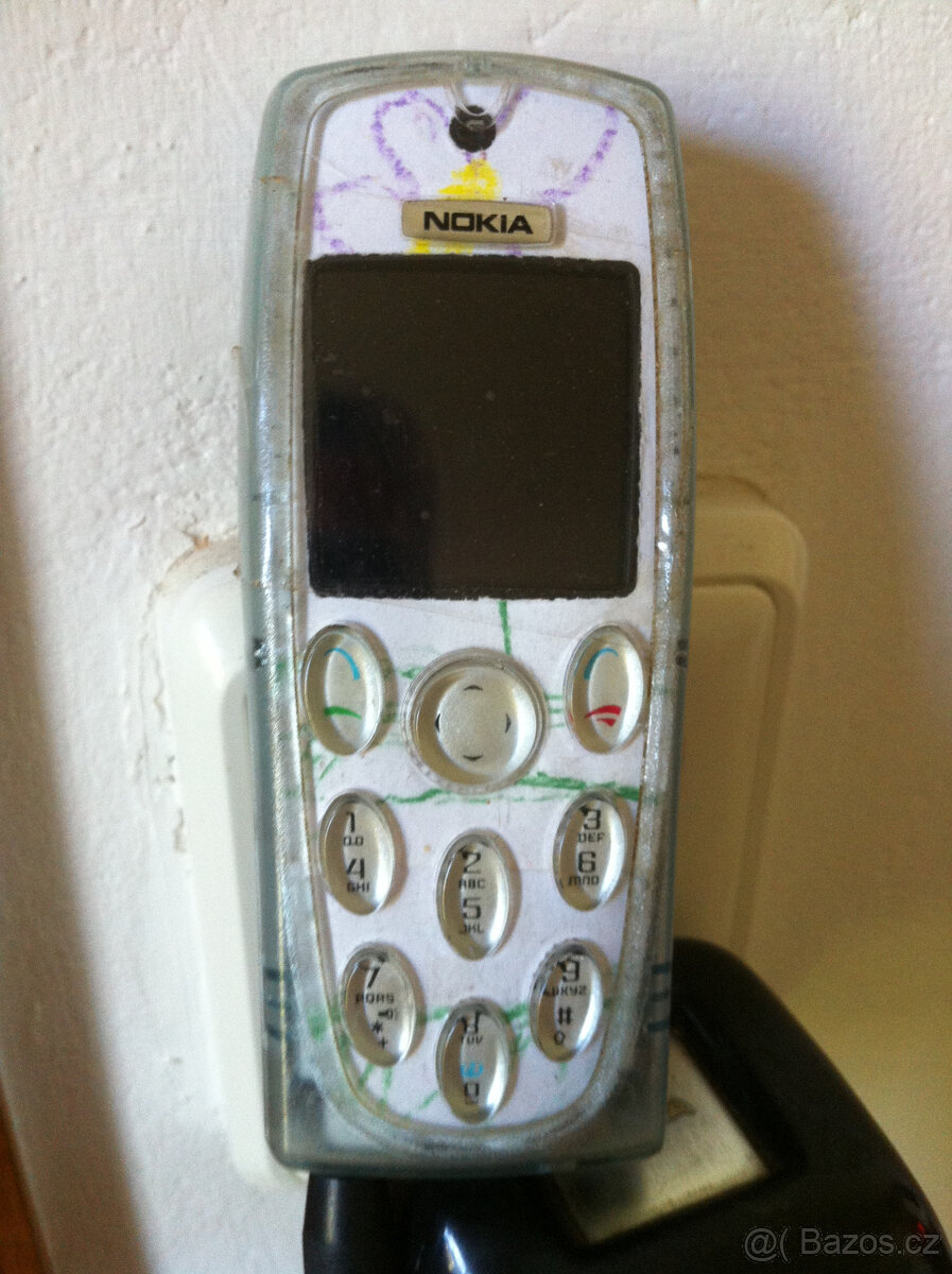 Stylový telefon NOKIA 3200 - 4