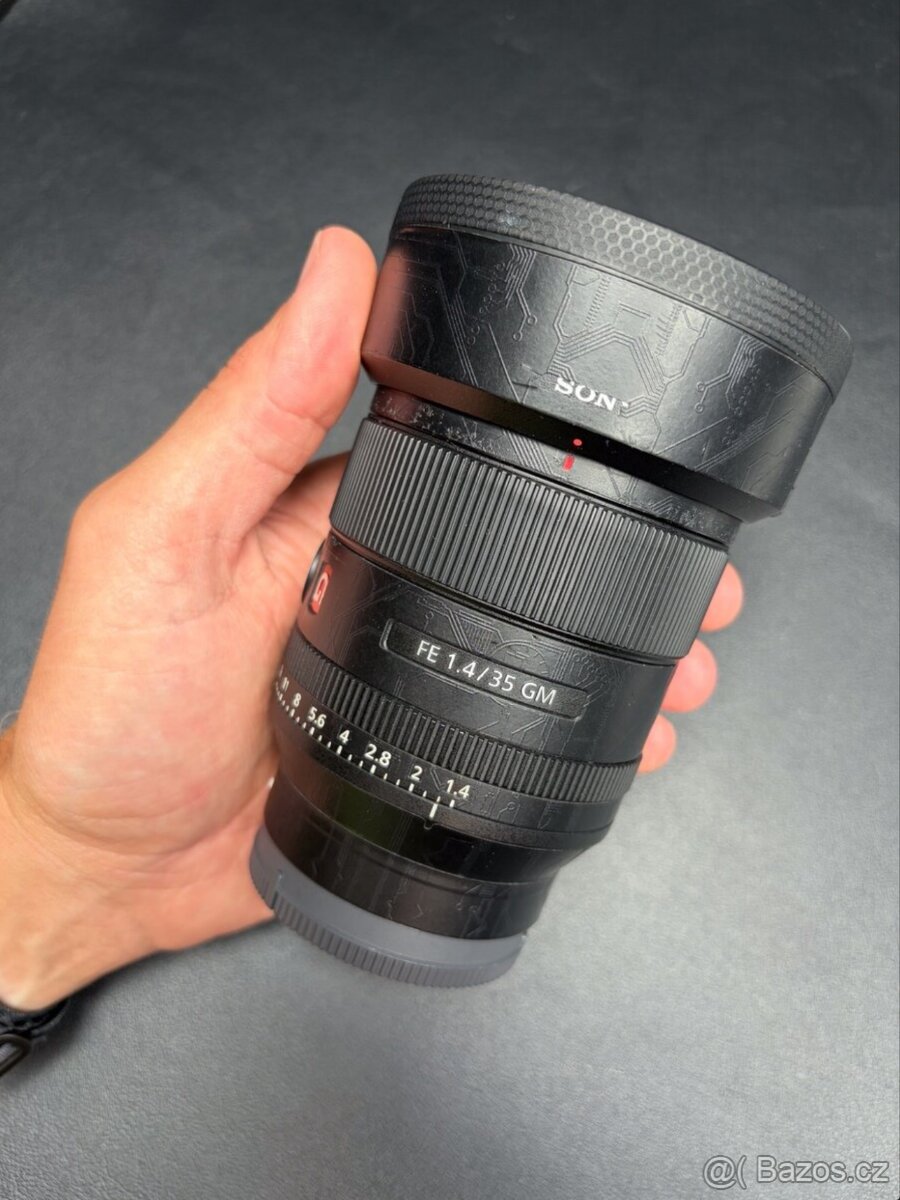 prodám objektivy SONY - 35|1.4 - 50|1.2 - 135|1.8 - 4