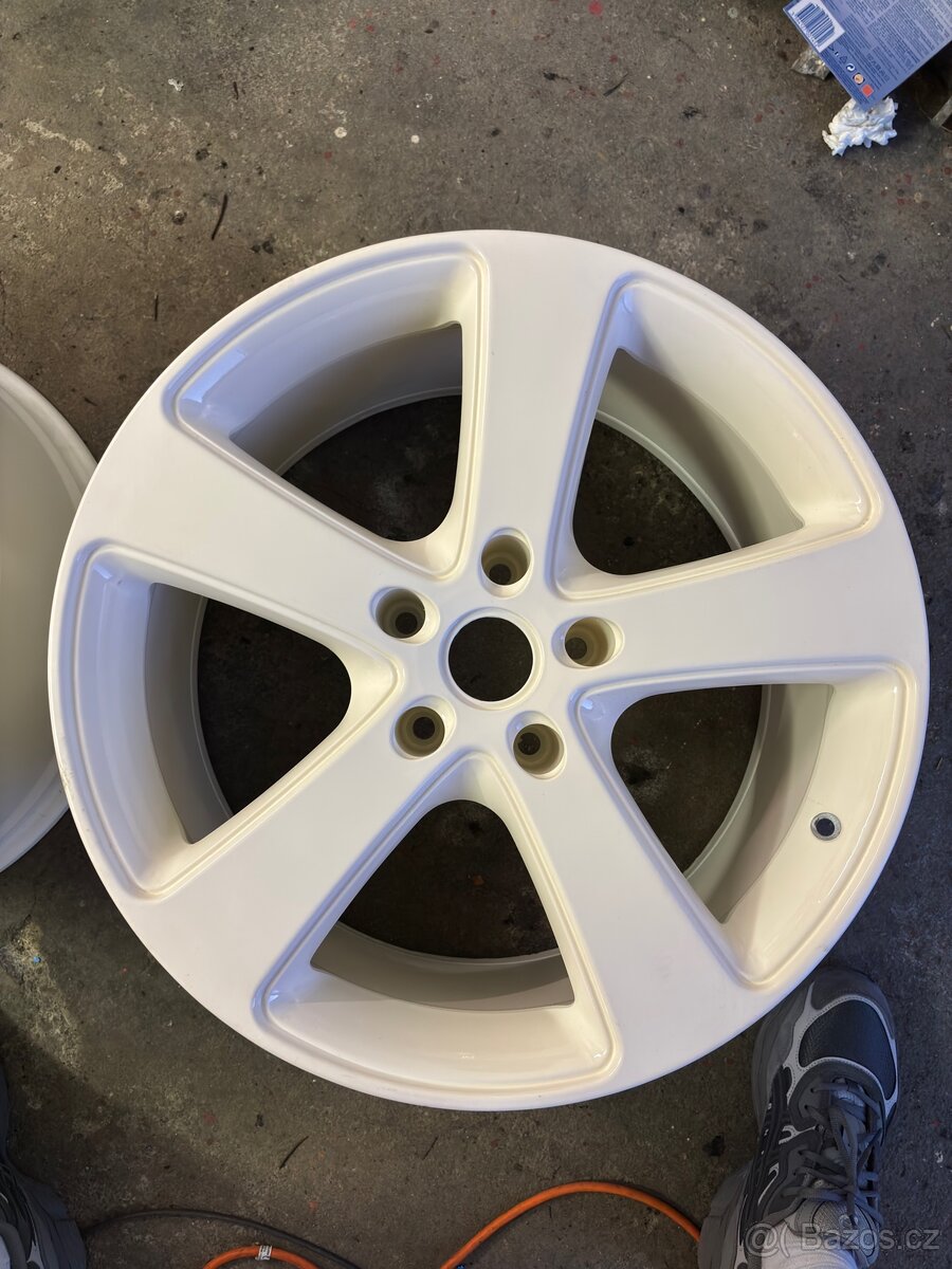 Alu kola R20 (5x130) - 4