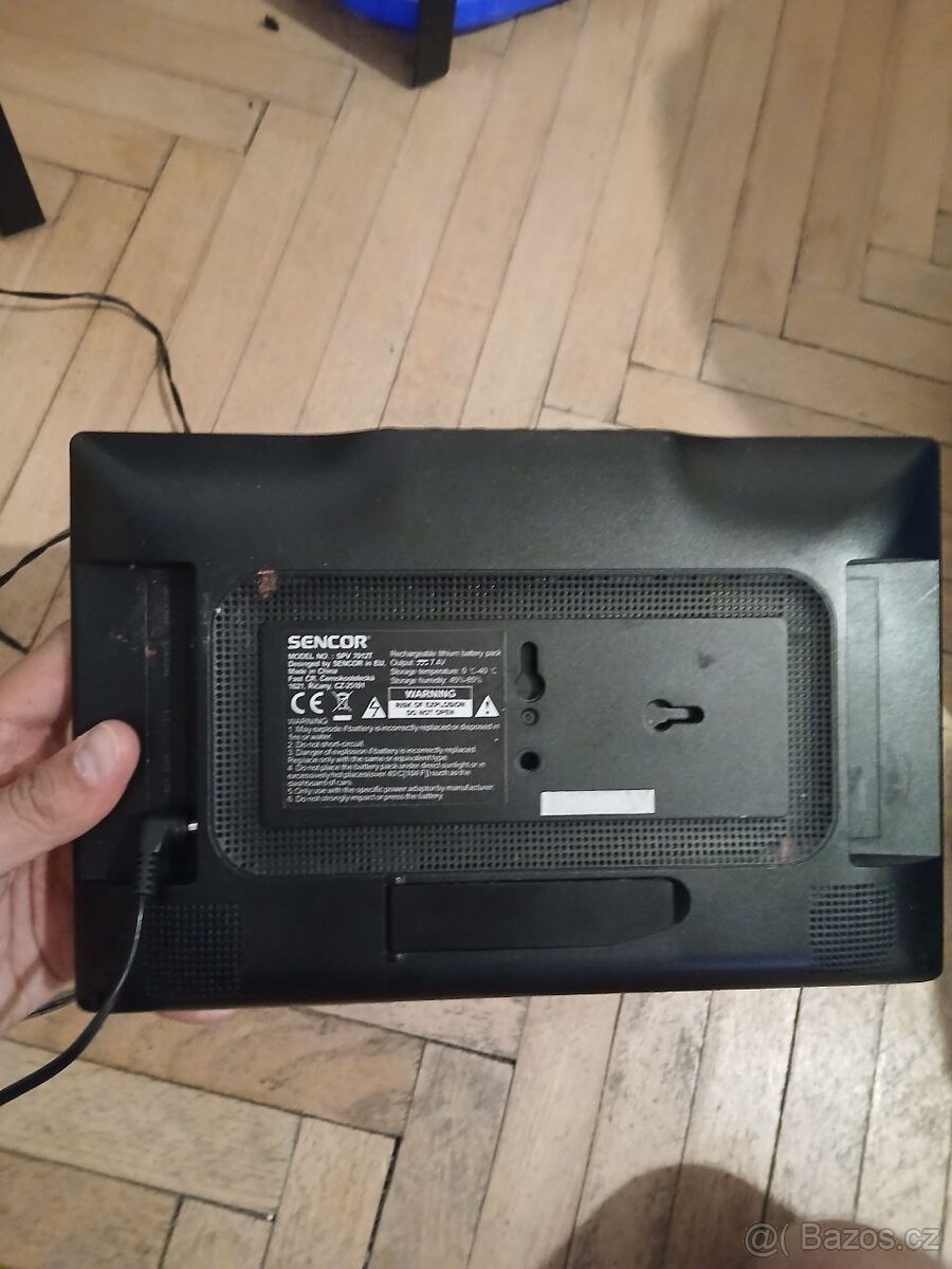 Přenosný LCD televizor Sencor SPV 7012T - 4