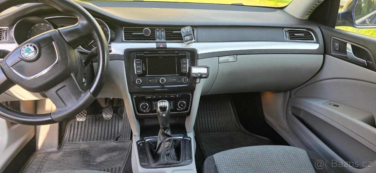 Škoda Superb 2011 2,0 Tdi manuál - 4