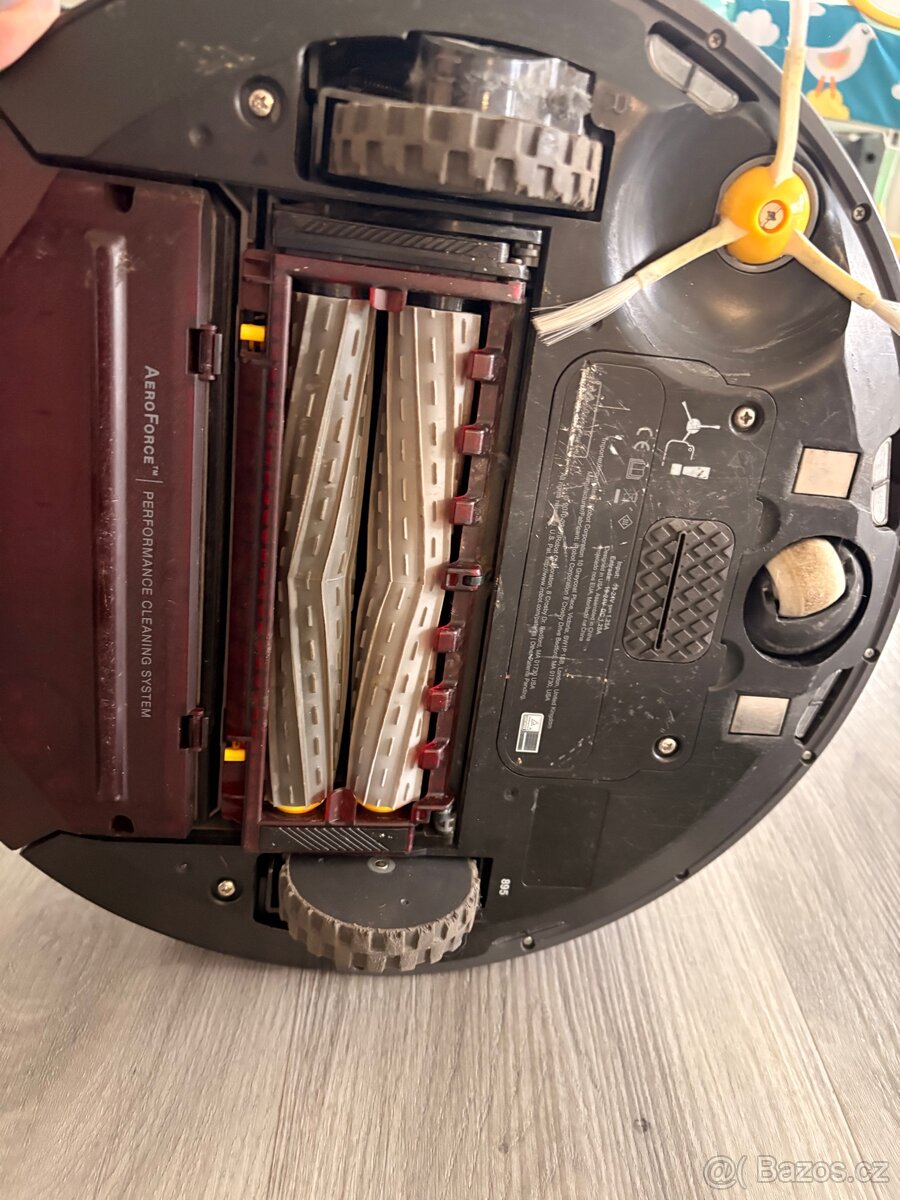 Robotický vysavač Roomba 895 + 2x virtuální stěna - 4