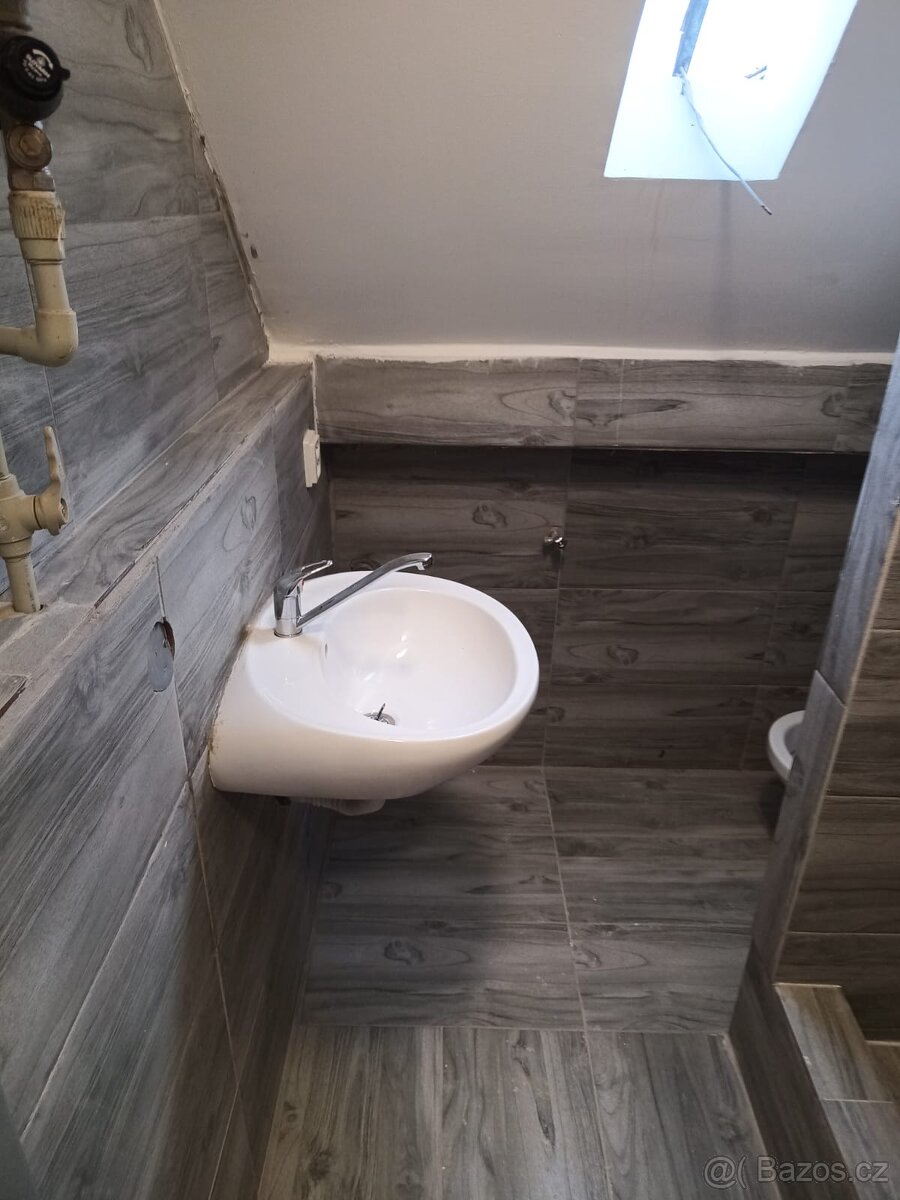 Pronajmu dvoupatrové 1+1 se zahradou v Aši - 4