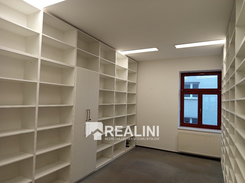 Pronájem kanceláře o výměře 18,15 m² v centru Karviná - Fryš - 4