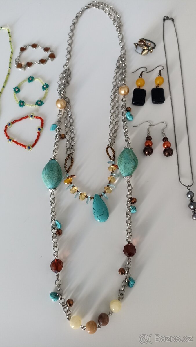 MIX šperky - náhrdelníky, dětské náramky, náušnice, prsten - 4