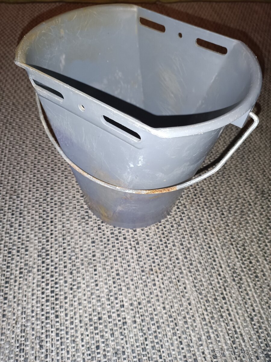 Napájecí kbelík - 4