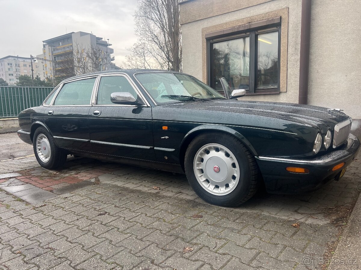 Predám Jaguar Daimler 6 LWB - 4