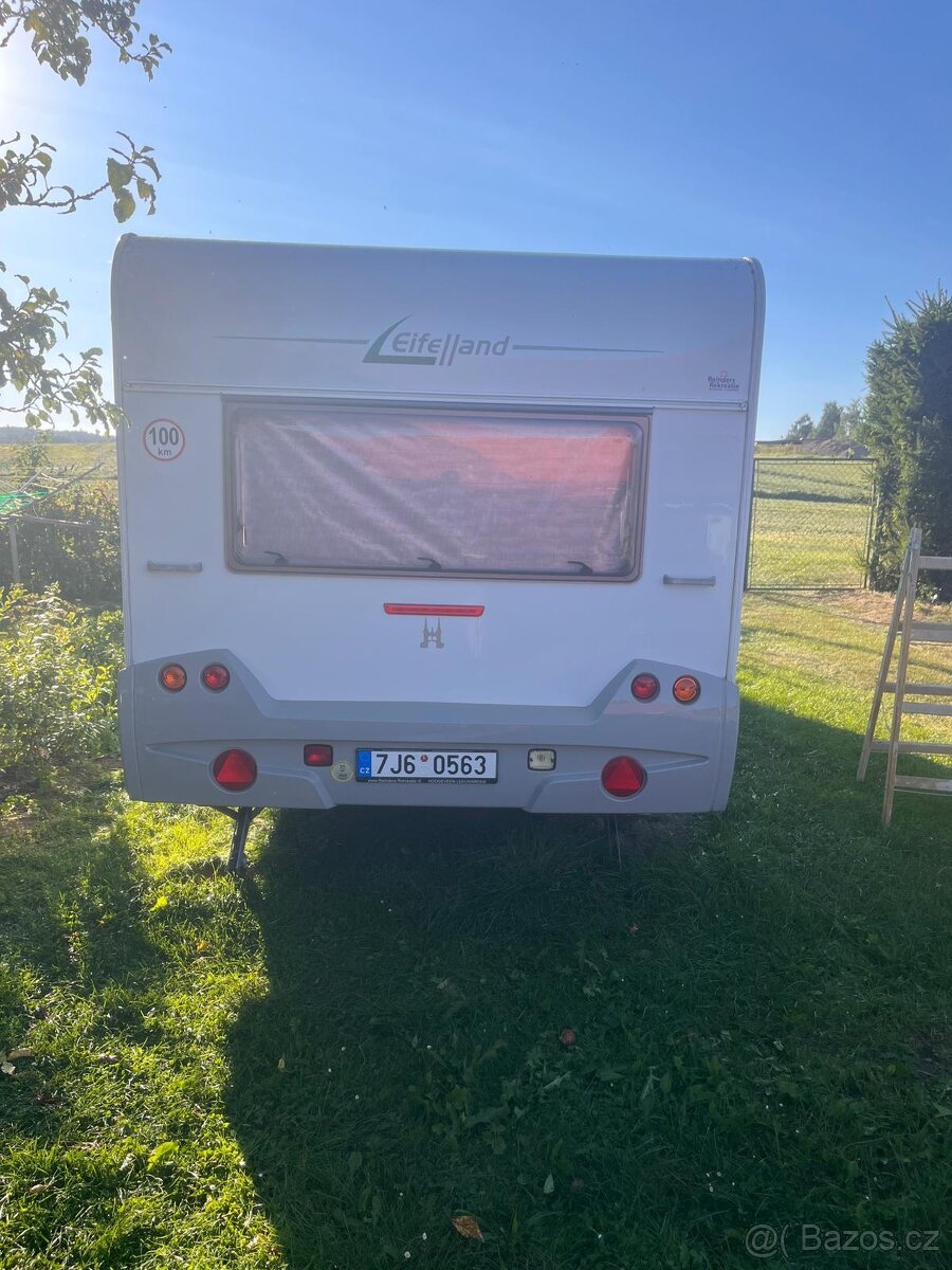 Karavan Eifelland E450 - 4místa - 4