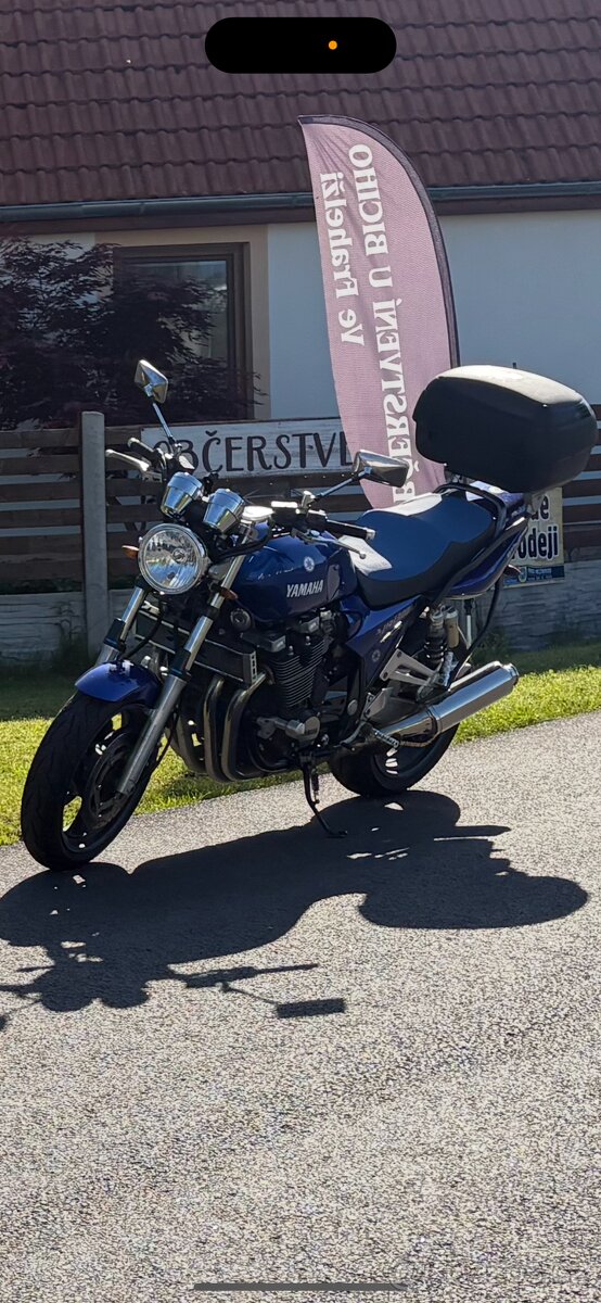 YAMAHA XJR 1300 - 4