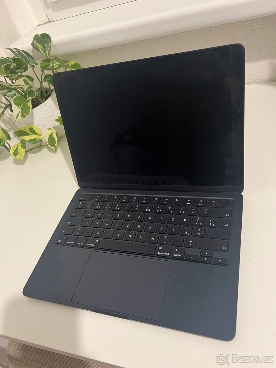 Apple MacBook Air 13" 2024, M3 8-C 16 GB/256 GB - 4