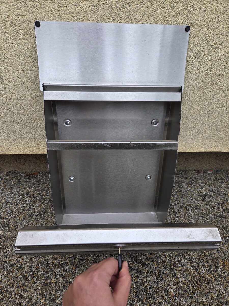 Poštovní schránka - 4