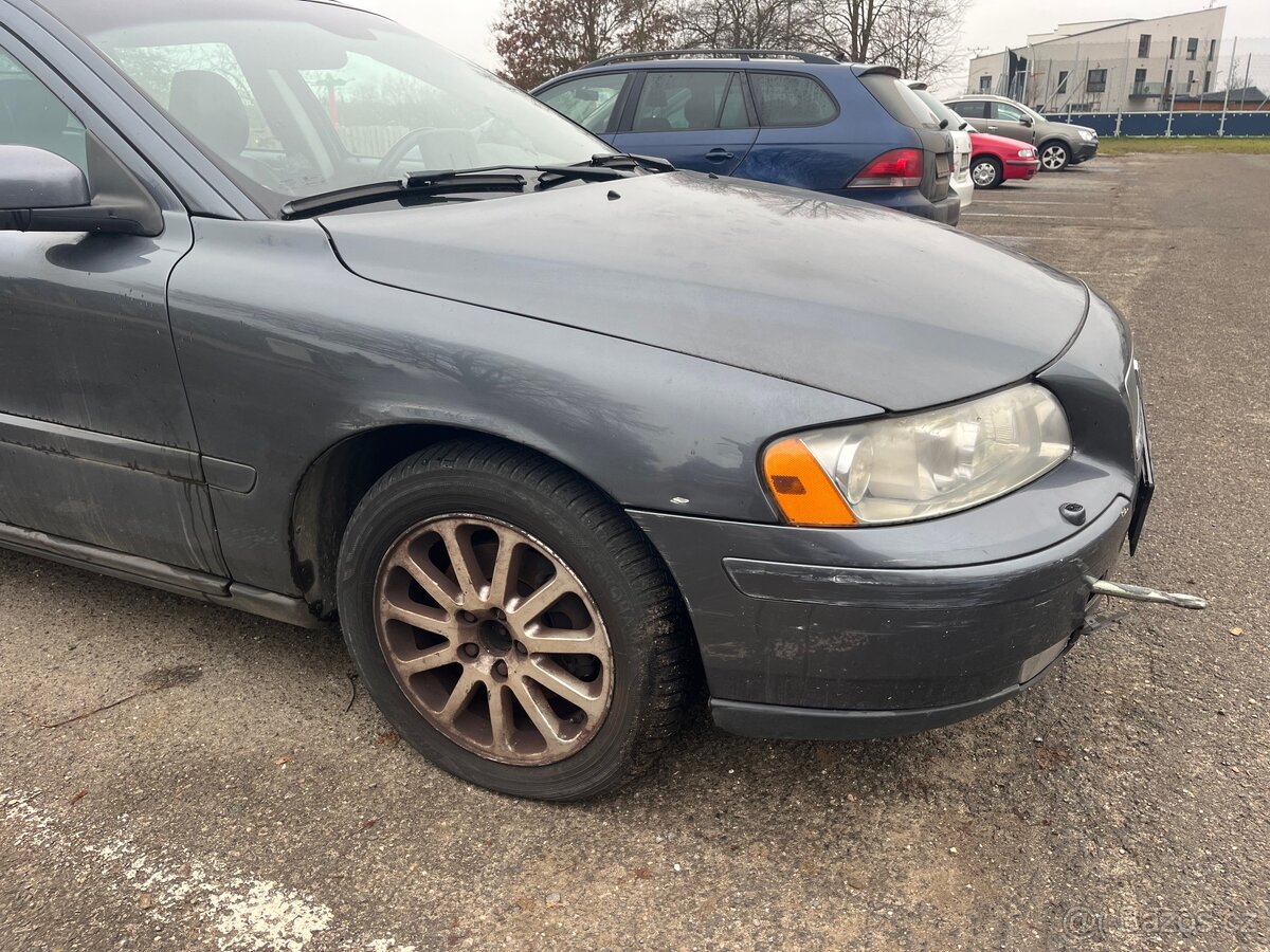 Volvo V70 2.4 D5 136 kW - náhradní díly - 4
