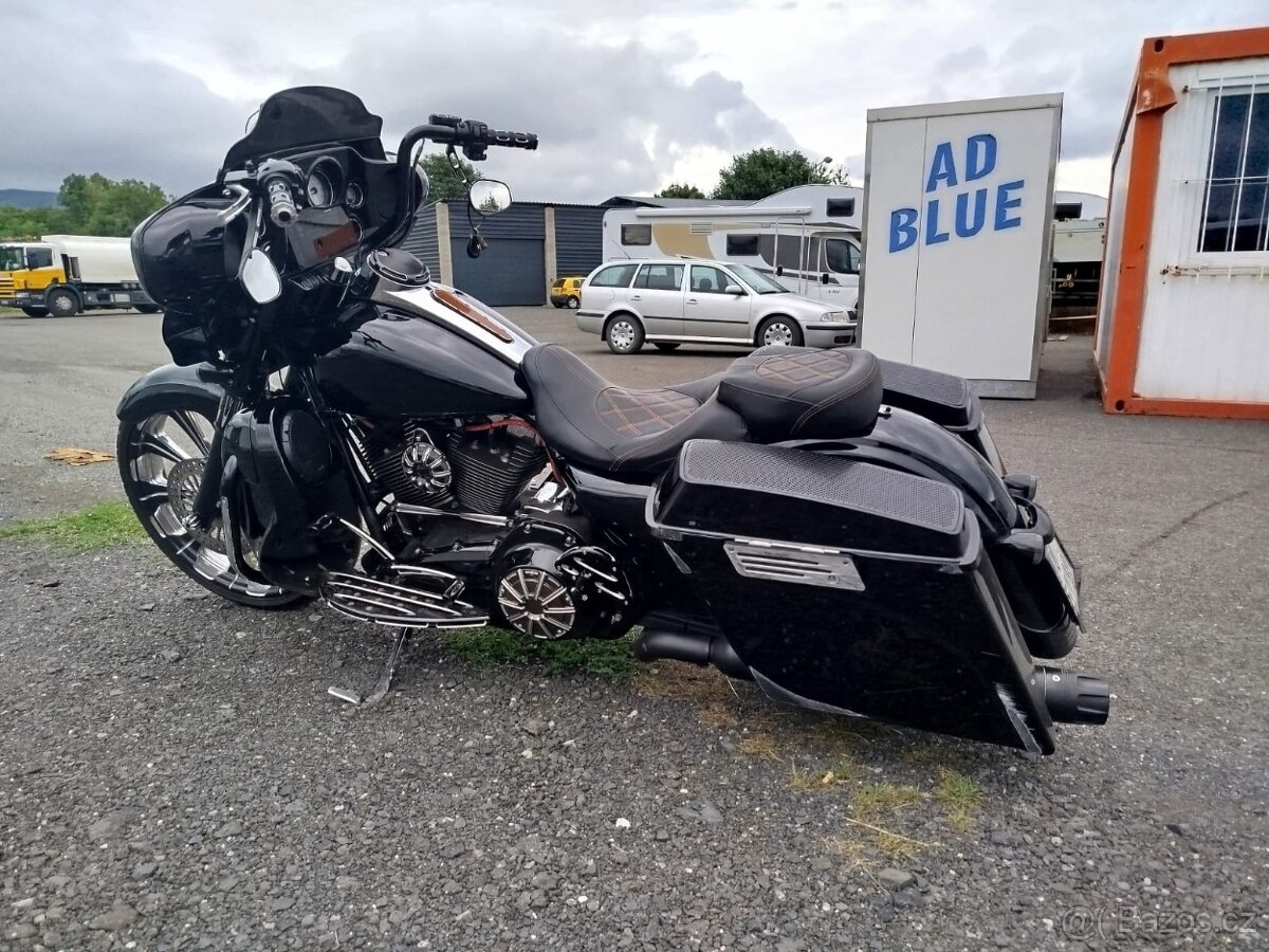 Harley Davidson street glide 1700 , mnoho úprav - 4