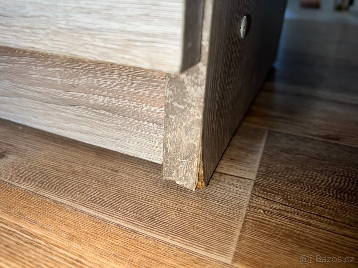 Skříňka se šuplíky - 4