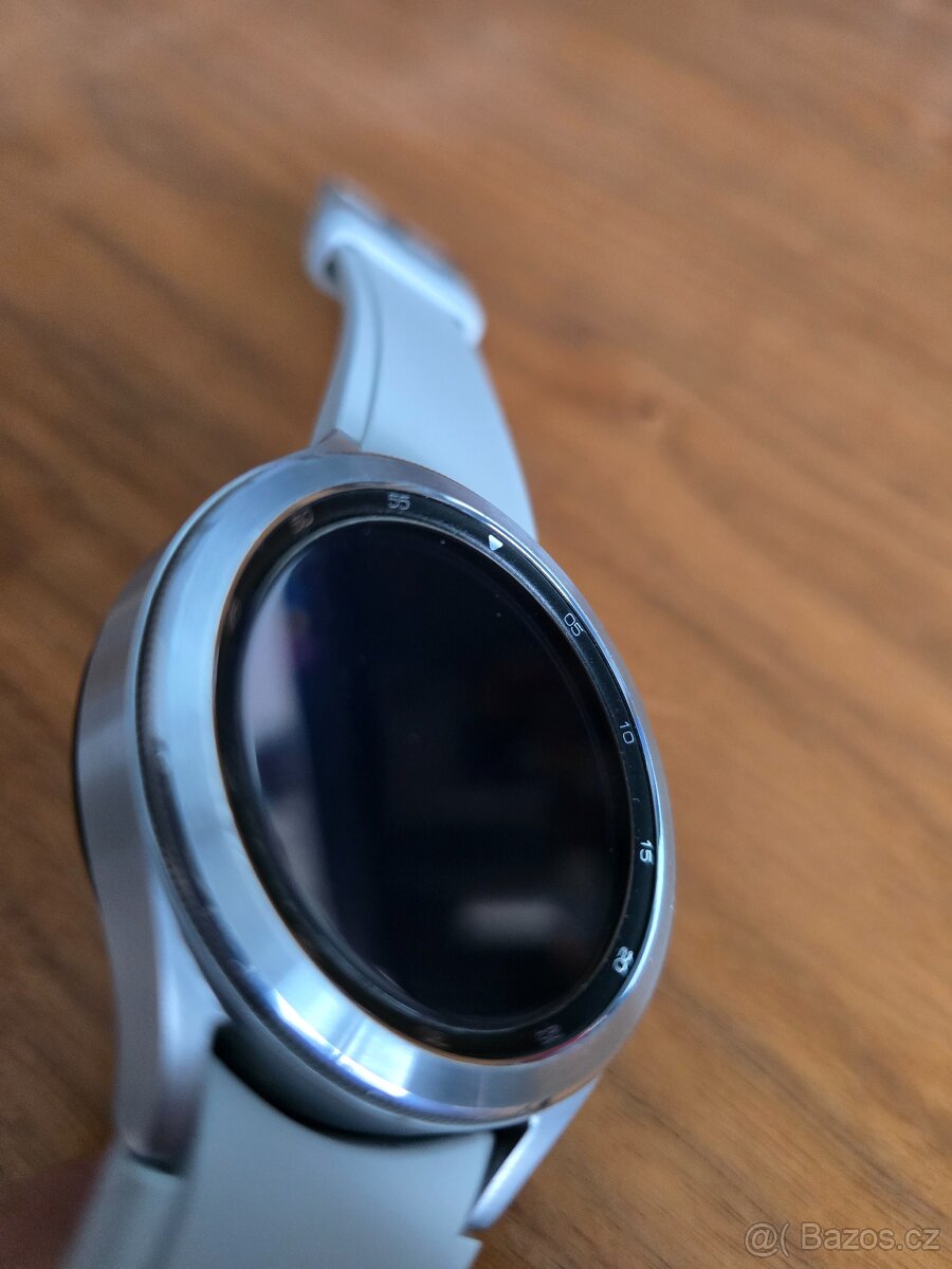 Samsung Galaxy Watch 4 Classic LTE (46 mm) – stříbrné - 4