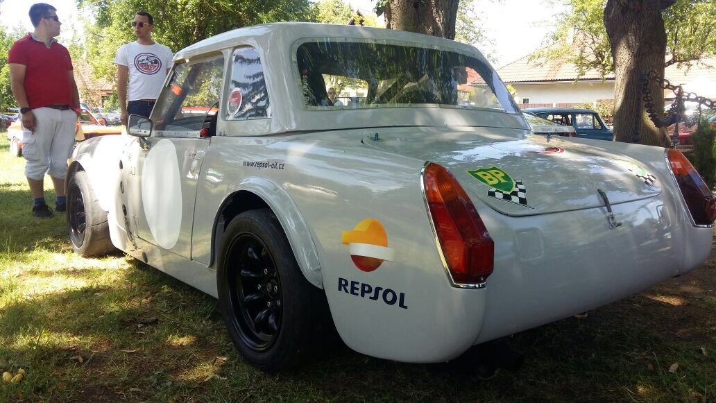 Prodám závodní MG Midget MKI - 4