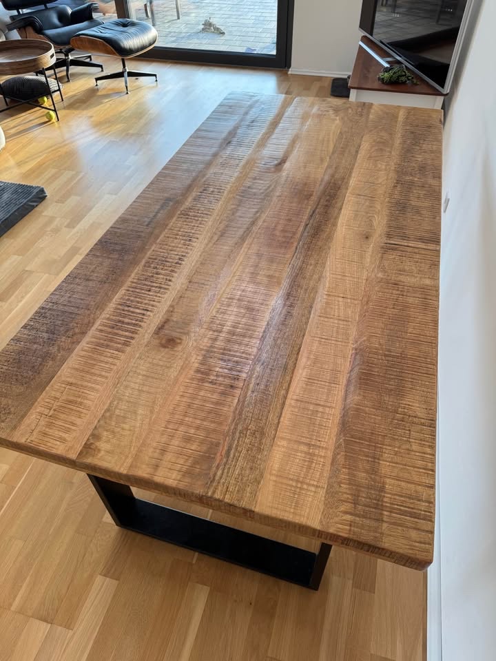 Krásný industriální jídelní stůl z mangového dřeva - 4