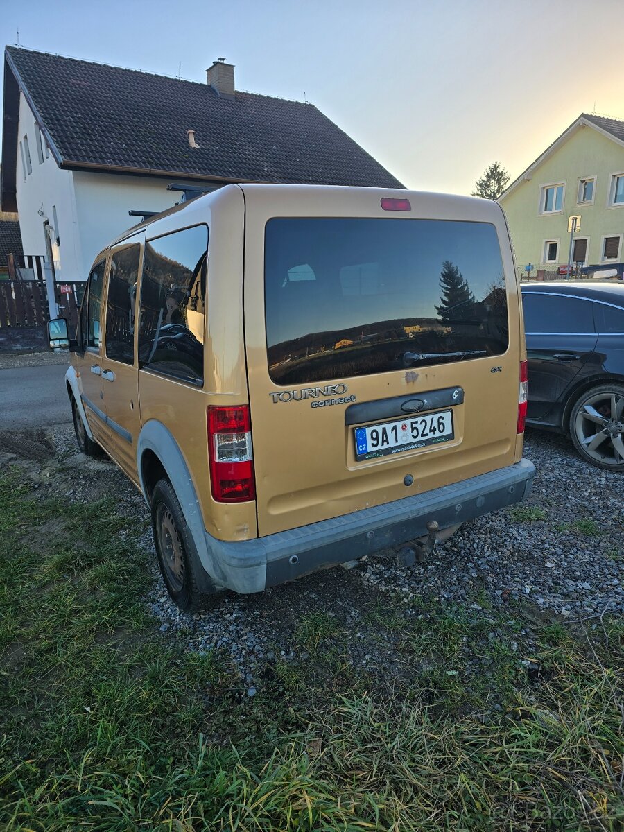 FORD TOURNEO CONNECT 200S - 4