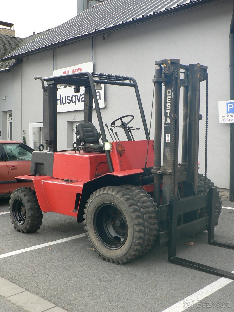 Pronájem teréního vysokozdvižného vozíku DESTA - 4