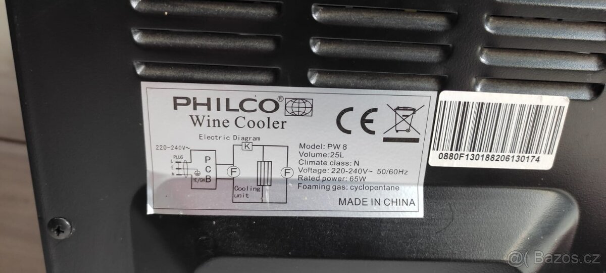 domácí vinotéka na 8 láhví - 4