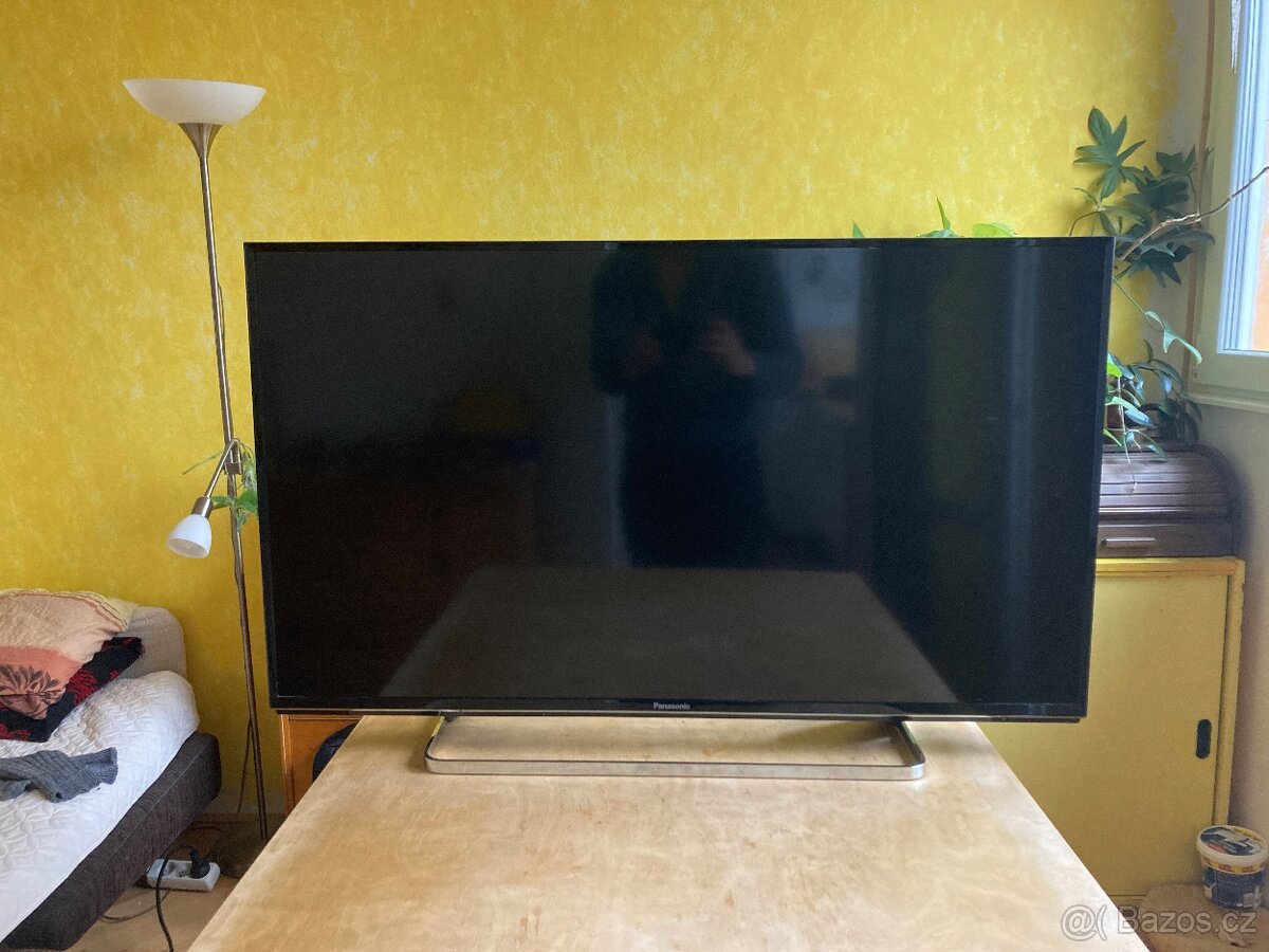 Televize 40" Panasonic TX-40FS503E - 4