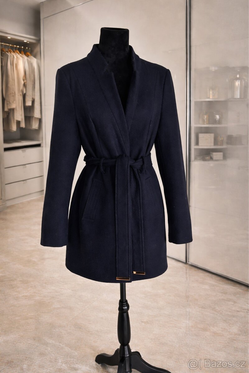 Tmave modry kabatek s vlnou vel L - 4