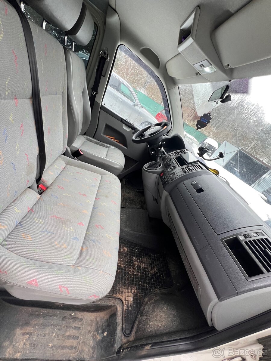 VW Transportér T5 1.9TDi 75kw 9 míst - 4