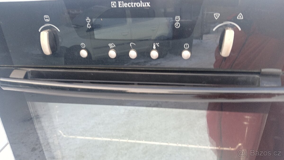 Vestavná trouba Elektrolux černá Multifunkční - 4