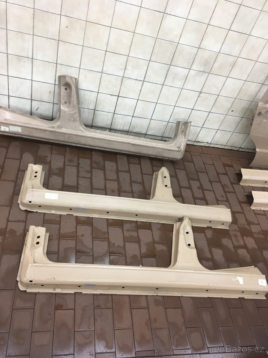 Prodám díly karoserie Fiat UNO - 4