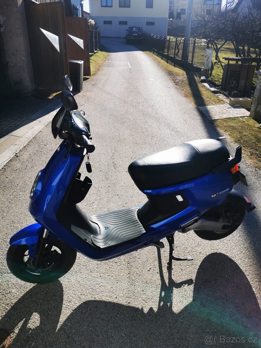 Skúter, elektrický skúter - 4