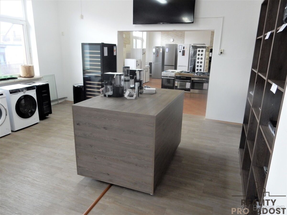 Pronájem nebytového prostoru 170m2 osobní vlastnictví ulice - 4