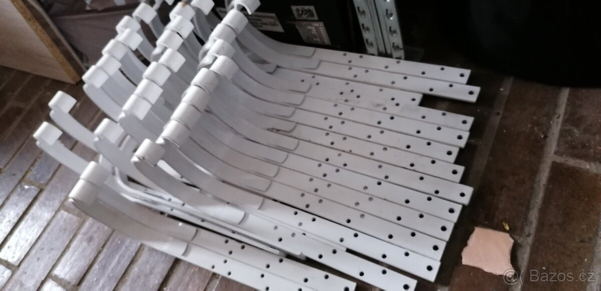 Hák okapový FeZn, nový. Celkem 20 kusů - 4