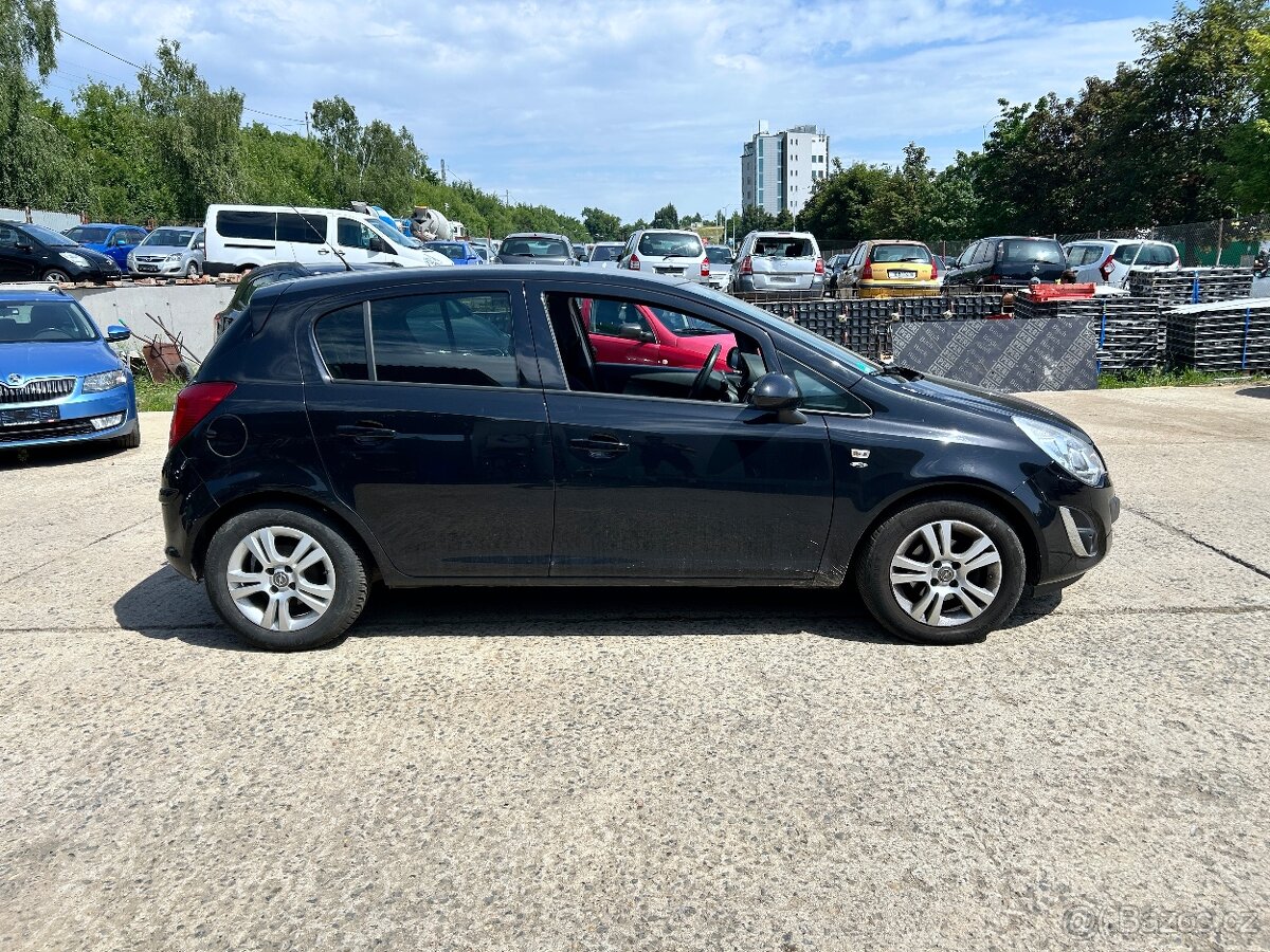 Opel Corsa D 1,2 16V, černá, 139.594 km - 4