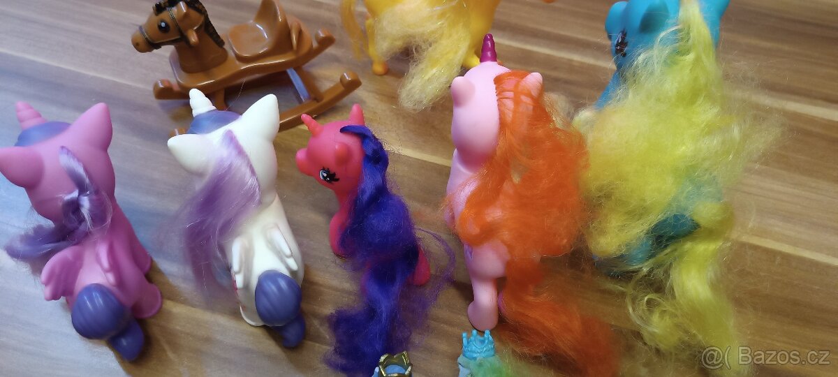 Poníci a jednorožci - 4