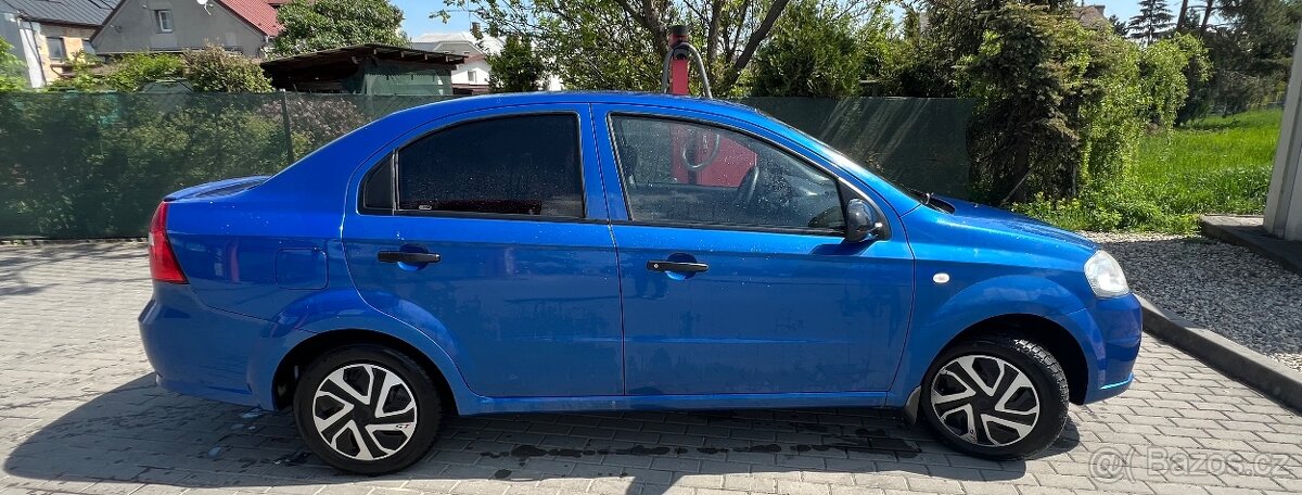 Chevrolet Aveo - 4