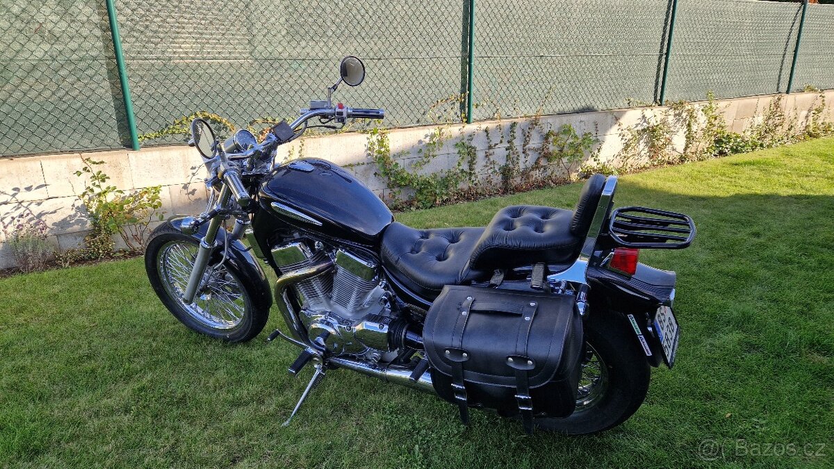 Suzuki Intruder 1400 - 4