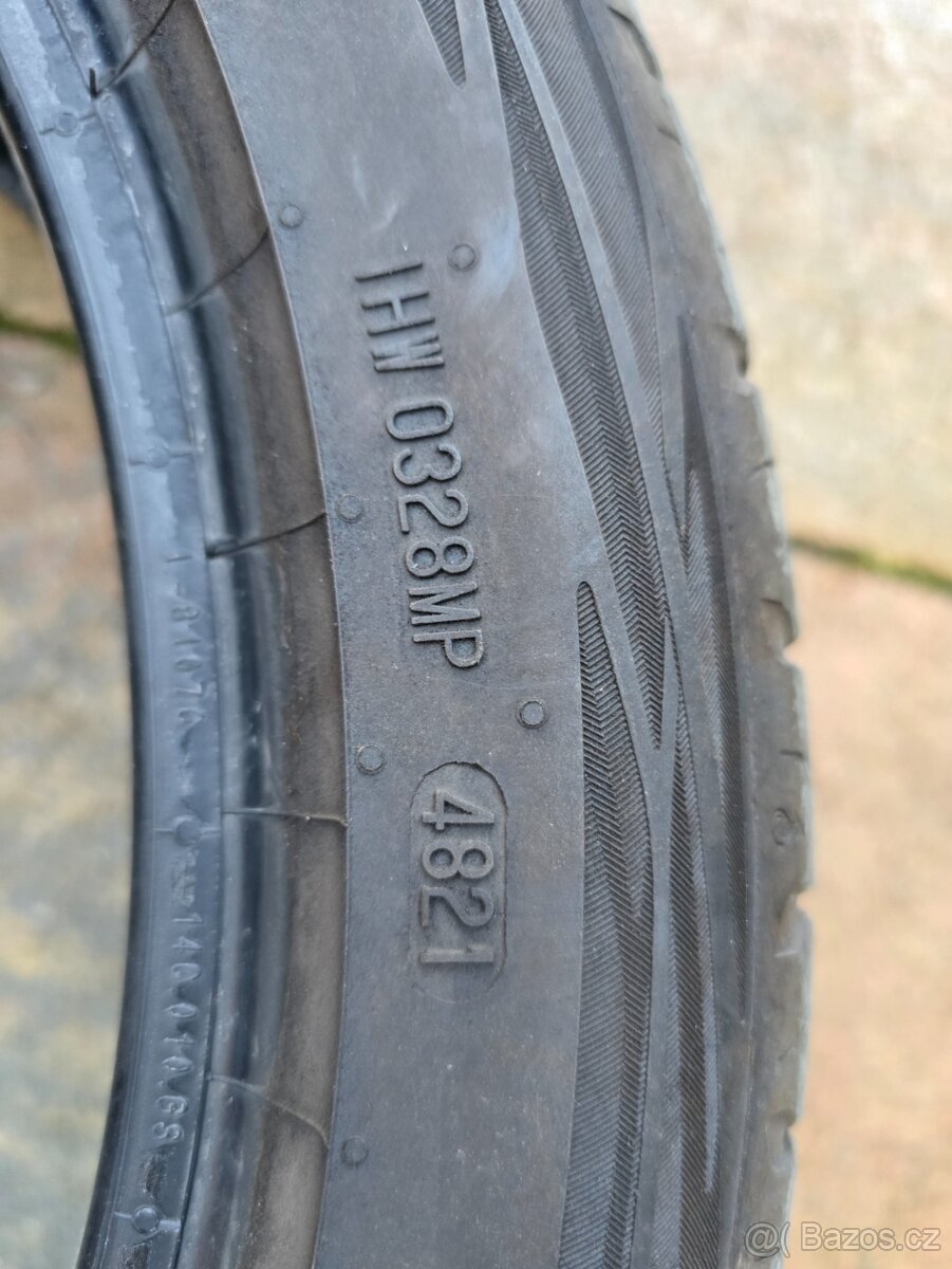 Prodám pneu Continental 205/45 R17 - 4