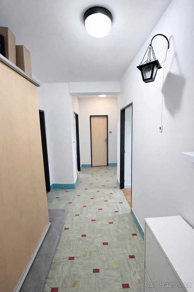 Pronájem bytu 3+1, 90 m², Zlín – Zarámí - 4