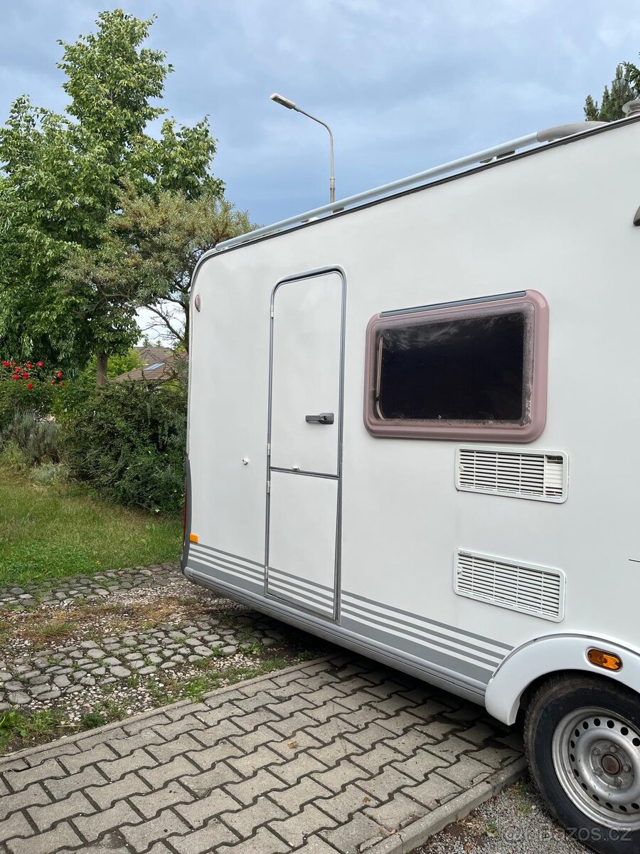Obytny karavan Knaus 500 2011 6mist - 4