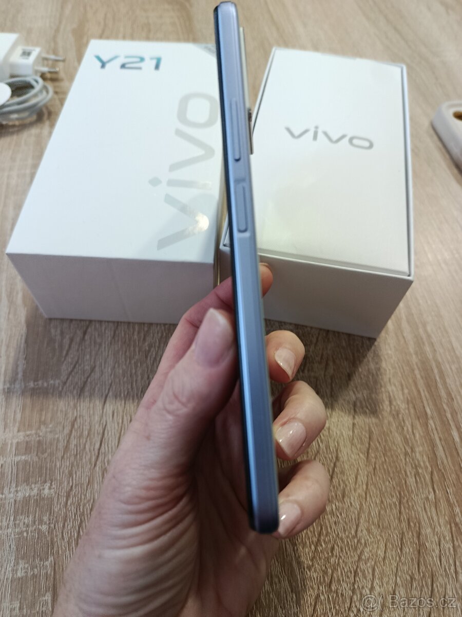 Mobilní telefon VIVO Y21 - 4