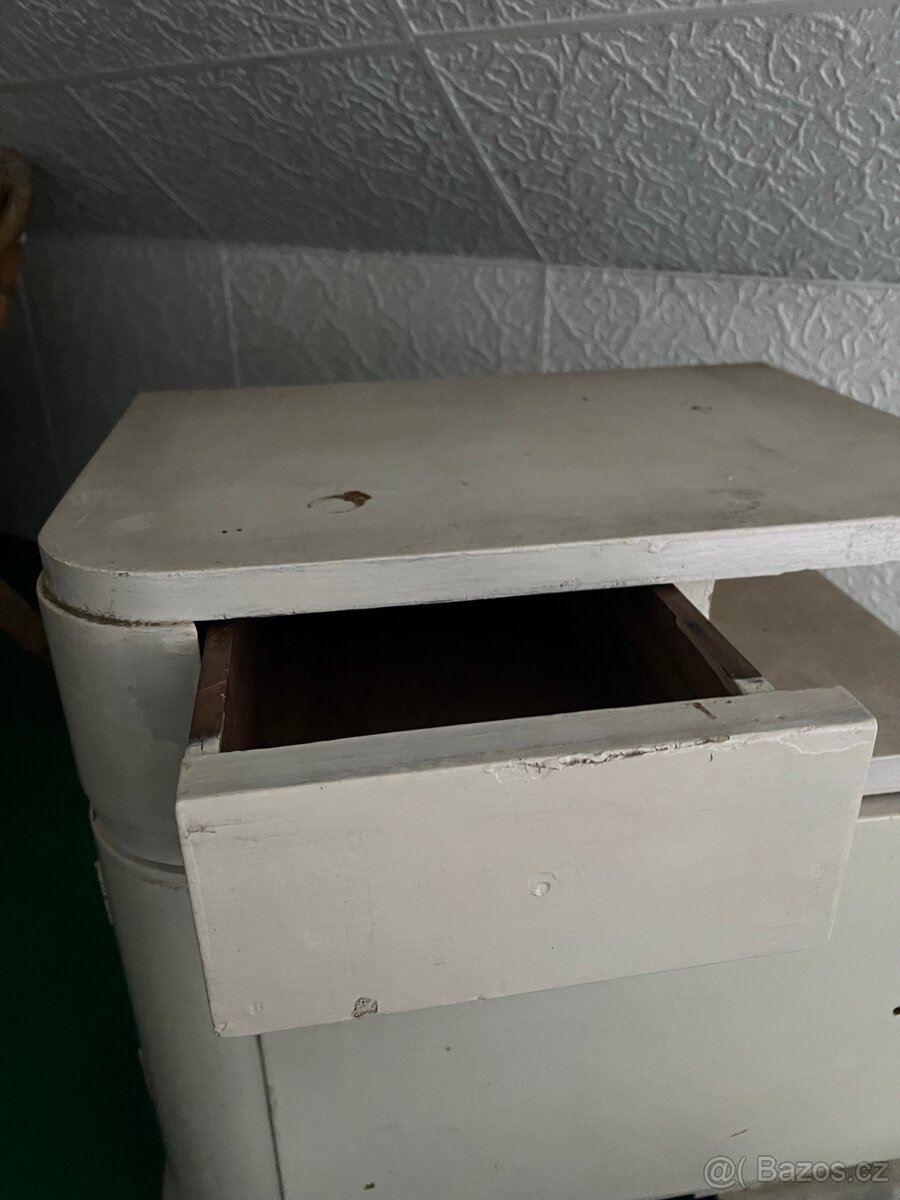 Noční retro stolek - 4