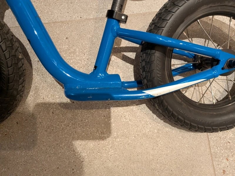 Odrážedlo Specialized Hot Walk 2022 – Modré 💙 - 4