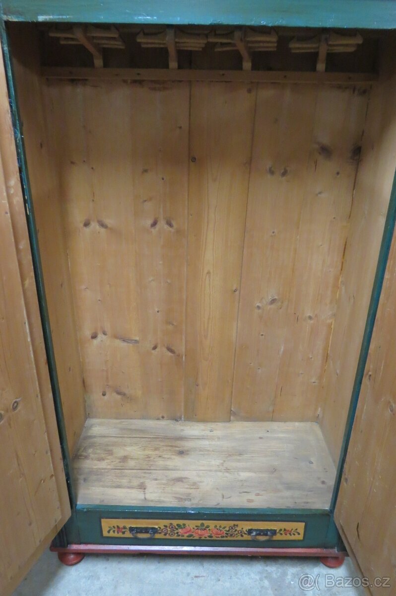 Malovaná skříň - 4