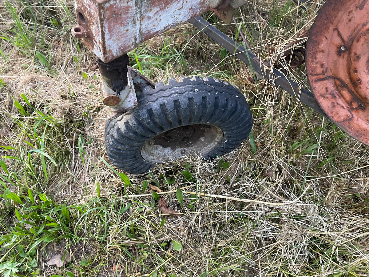 Obraceč a shrnovač Ton - 4