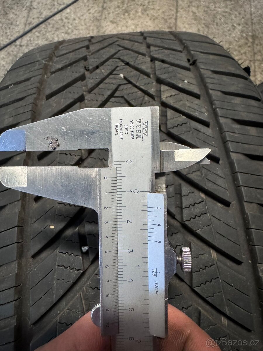 Celoroční pneu 235/45R18 - 4