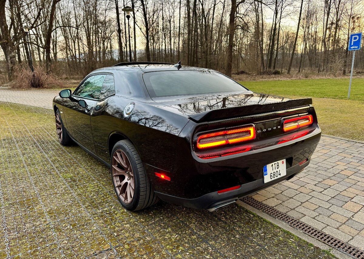 Dodge challenger 5.7 HEMI R/T - 4