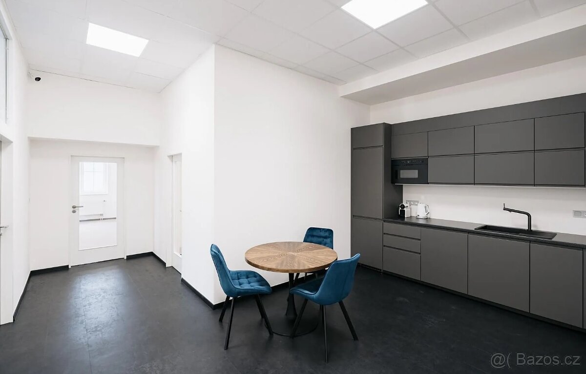 Pronájem kanceláře 98 m² bez provize Praha 5 Smíchov - 4