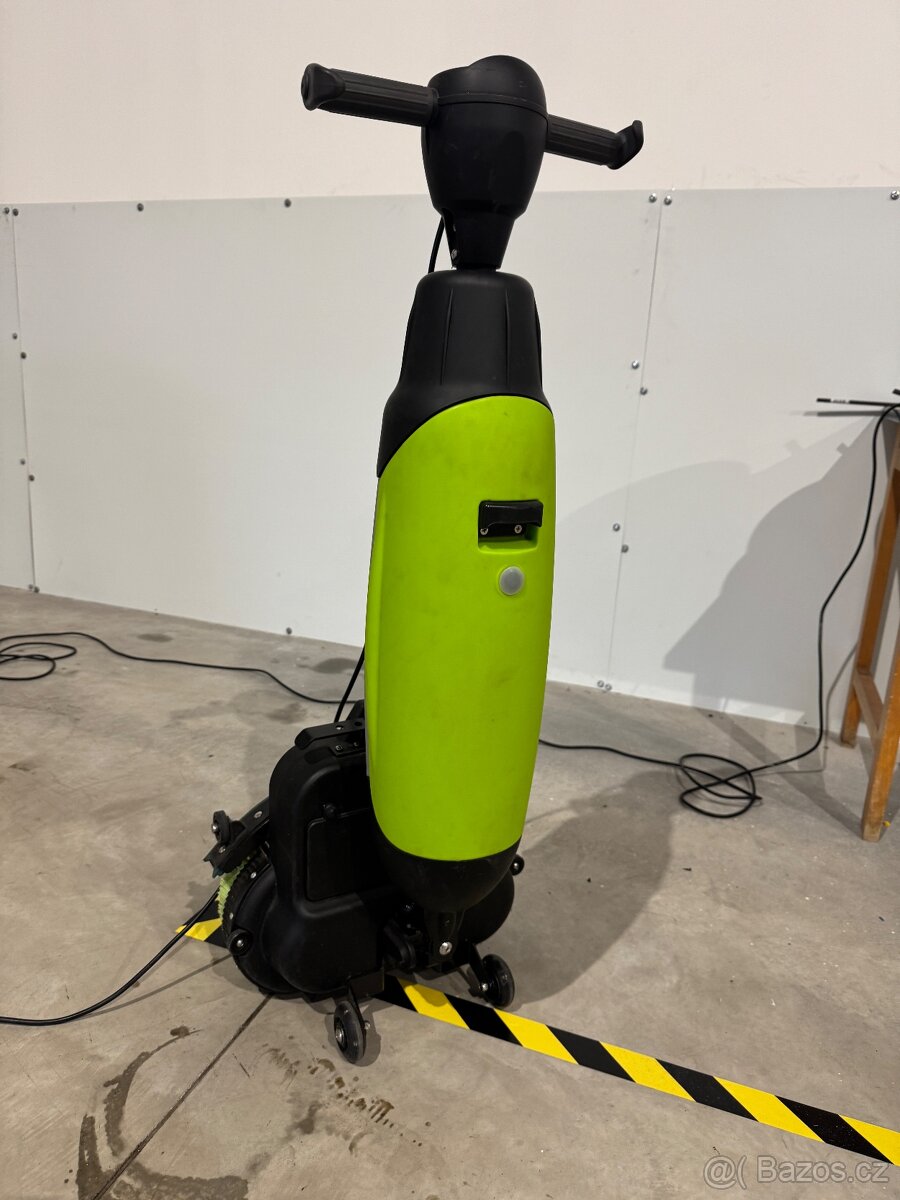 Podlahový mycí stroj 42 cm - 4